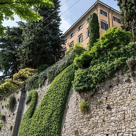 Foresteria Di Palazzo Radici Отель типа 