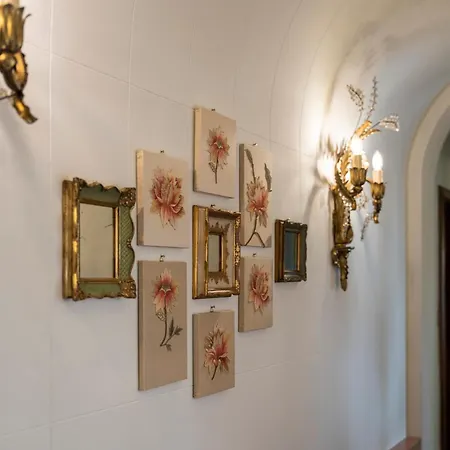 Foresteria Di Palazzo Radici Bed & Breakfast 4*